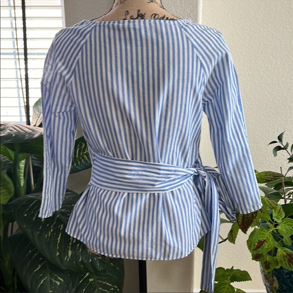 NWOT H&M Top. Striped white and Blue - Picture 2 of 8